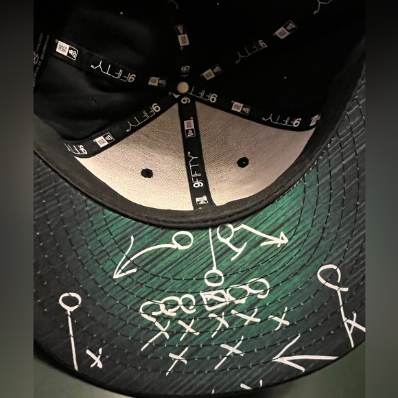 Men’s EA Sports New Era SnapBack hat - Picture 7 of 9